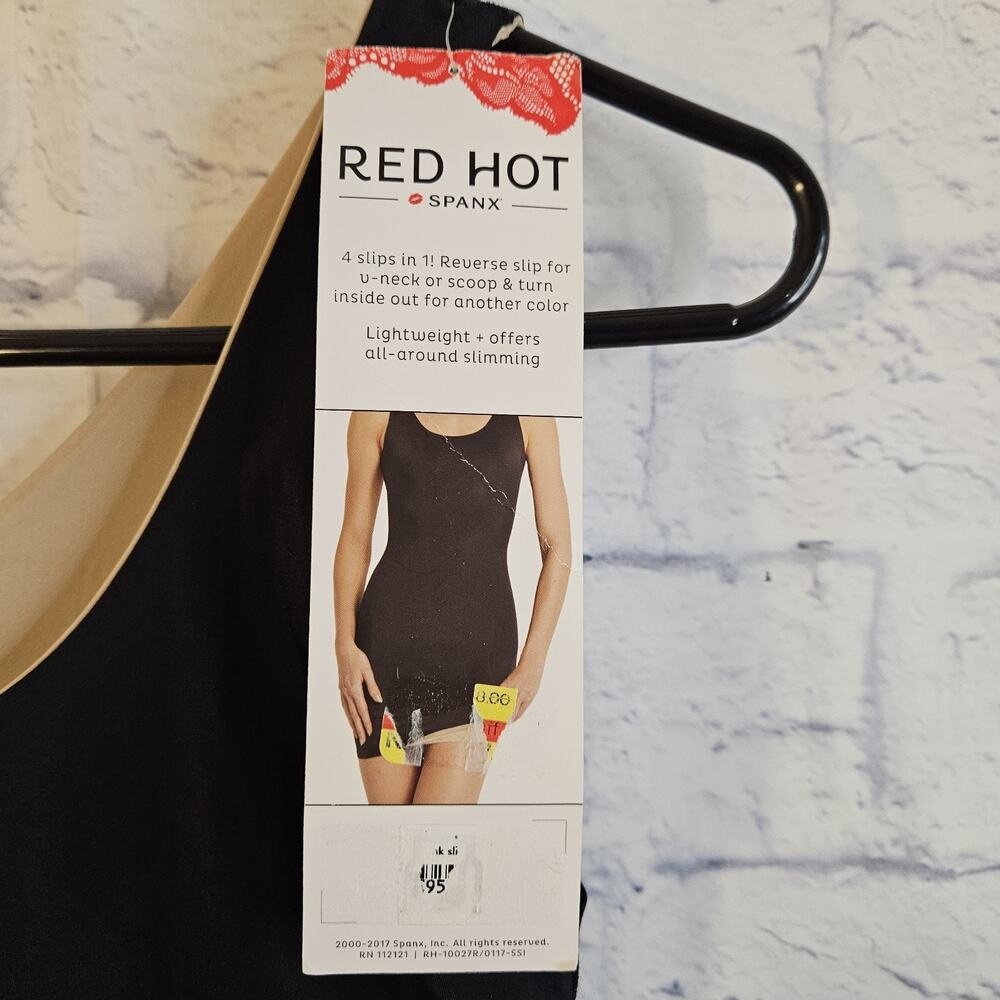Spanx Assets Red Hot Women’s Size Small 4 Way Black Nude Reversible Slip NWT - Picture 2 of 6
